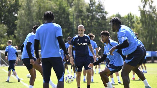 开云体育-卡拉格：切尔西不应再买人 球员们也不应再加入