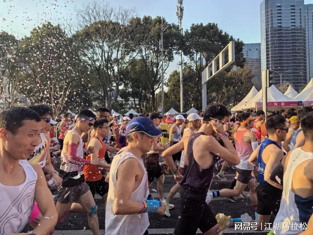 开云体育官网-汉马锡马的国内报名纪录之争，没了悬念